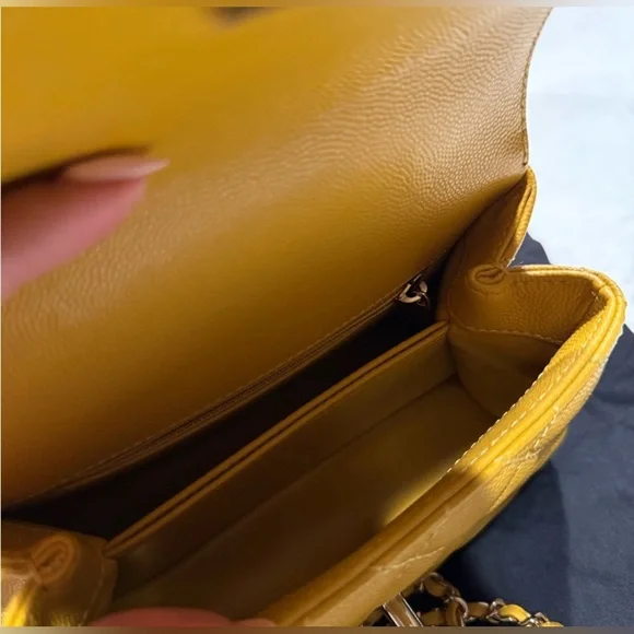 Chanel yellow Quilted Crossbody Bag - Picture 6 of 8